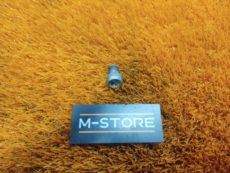 болт подвески, 50 рублей, Красноярск