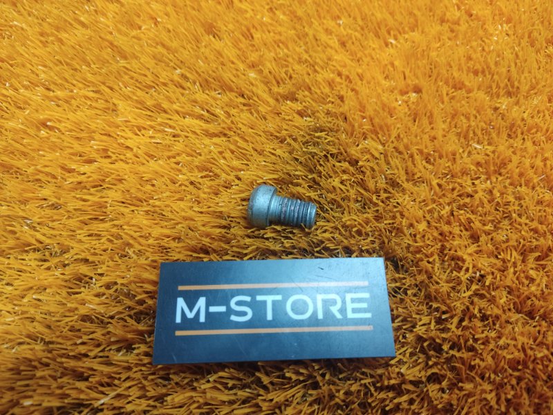 болт подвески, 50 рублей, Красноярск