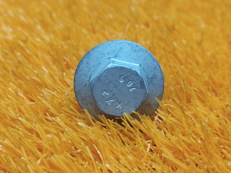 болт подвески, 50 рублей, Красноярск