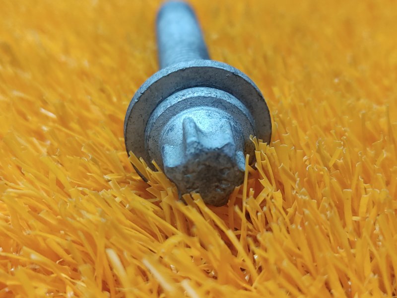 болт подвески, 100 рублей, Красноярск