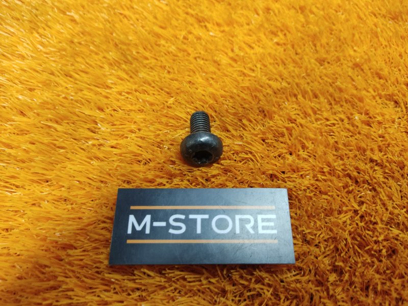 болт подвески, 50 рублей, Красноярск