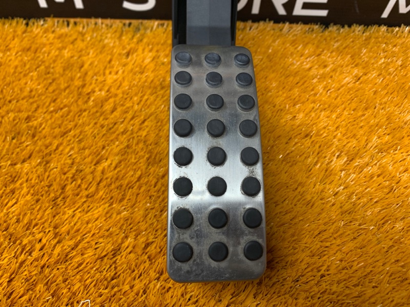 педаль газа, 1000 рублей, Красноярск