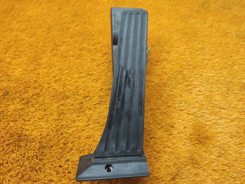 педаль газа, 500 рублей, Красноярск