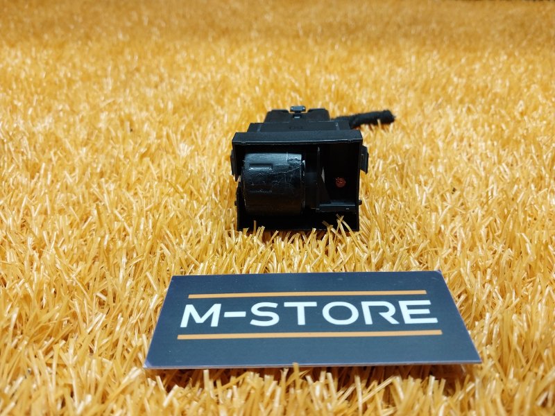 Кнопка подогрева сидений, 200 рублей, Красноярск