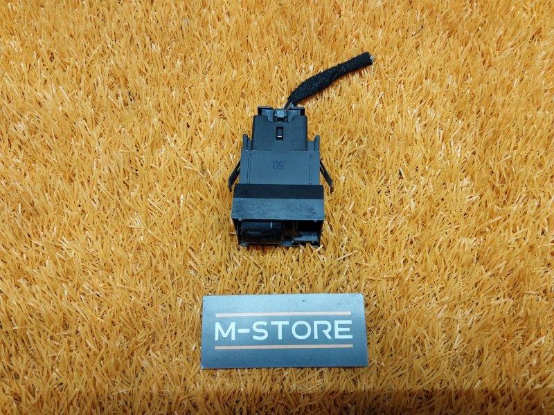 Кнопка подогрева сидений, 200 рублей, Красноярск