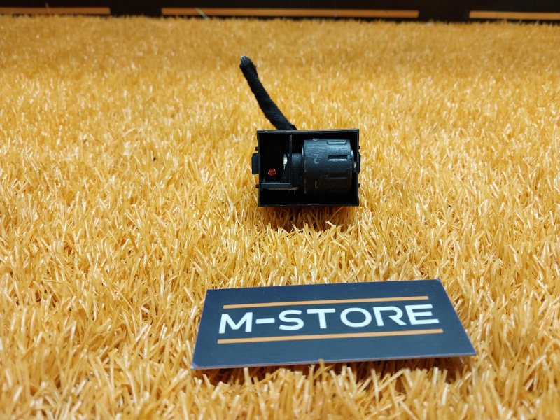 Кнопка подогрева сидений, 200 рублей, Красноярск