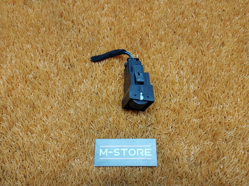 Кнопка подогрева сидений, 200 рублей, Красноярск