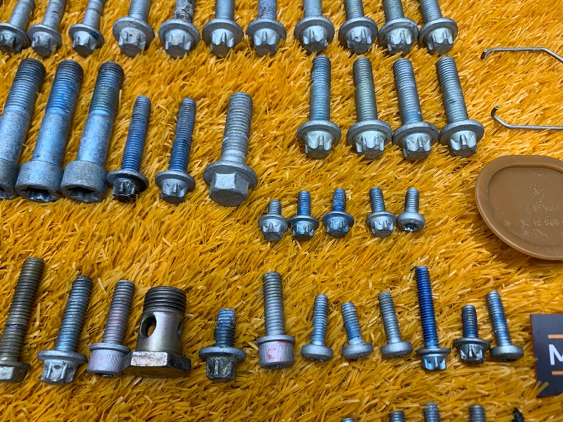 Болты и гайки ДВС, 860 рублей, Красноярск