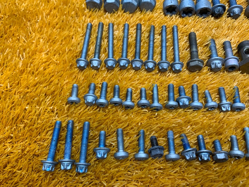 Болты и гайки ДВС, 860 рублей, Красноярск