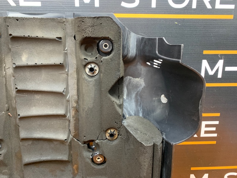 крышка двигателя, 1000 рублей, Красноярск