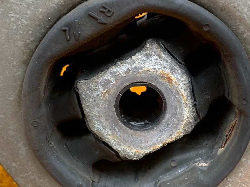 Балка поперечная (подрамник), 1200 рублей, Красноярск