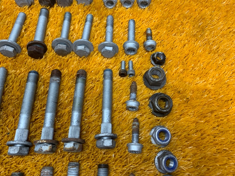 Болты и гайки задней подвески, 630 рублей, Красноярск