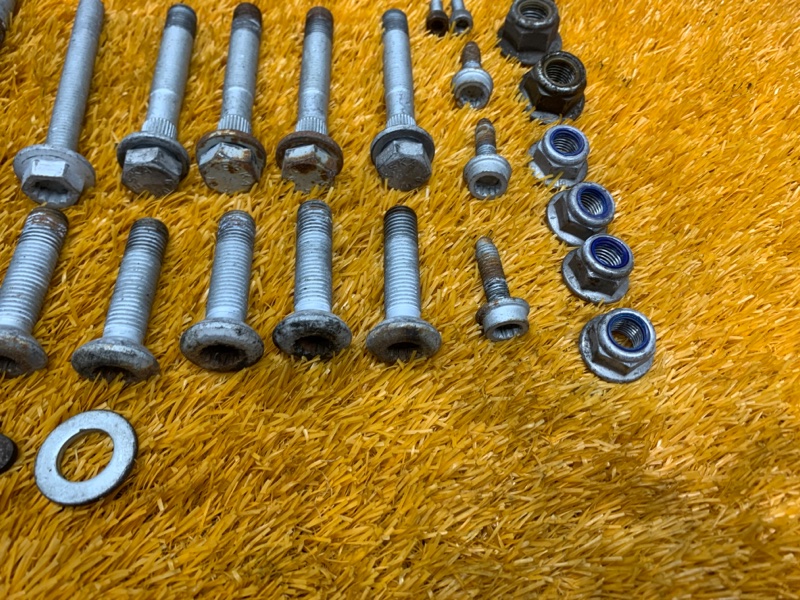 Болты и гайки задней подвески, 630 рублей, Красноярск