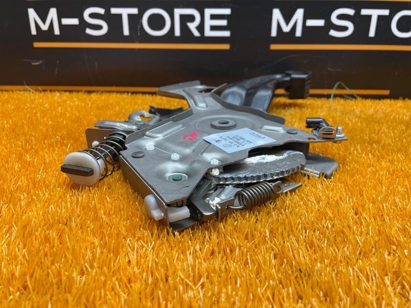 Педаль стояночного тормоза, 500 рублей, Красноярск