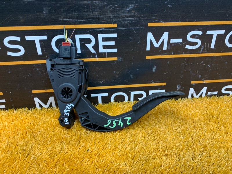 педаль газа, 500 рублей, Красноярск