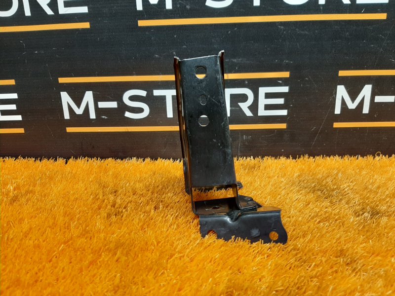 Кронштейн замка капота, 590 рублей, Красноярск