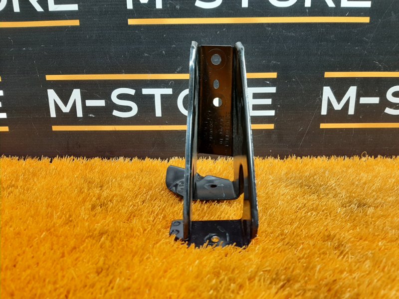 Кронштейн замка капота, 590 рублей, Красноярск