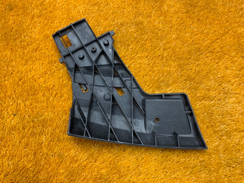 крепление бампера, 280 рублей, Красноярск