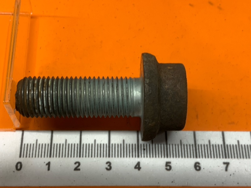 Болт суппорта, 280 рублей, Красноярск