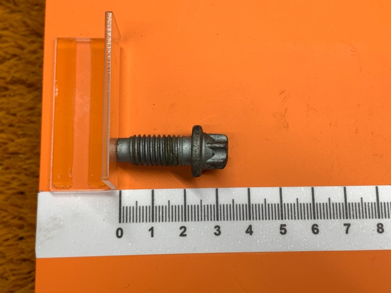 болт подвески, 50 рублей, Красноярск