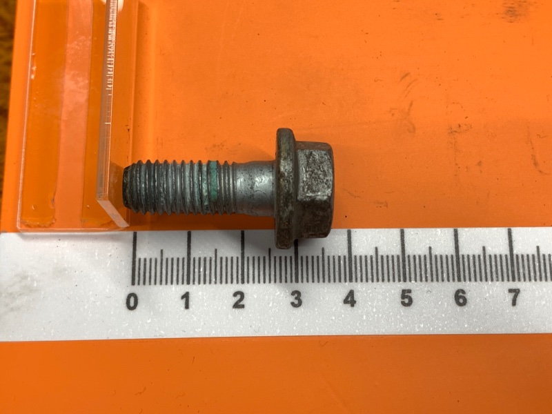 Болт суппорта, 50 рублей, Красноярск