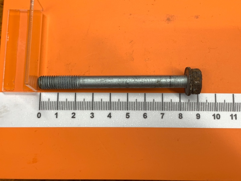 болт подвески, 100 рублей, Красноярск