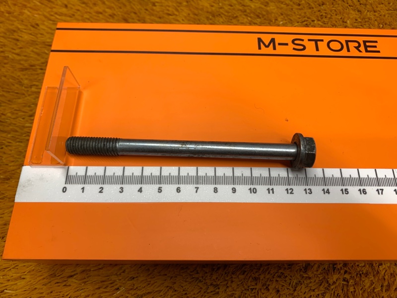 болт подвески, 50 рублей, Красноярск