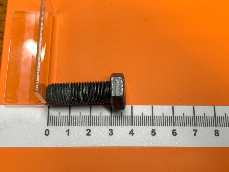 болт подвески, 50 рублей, Красноярск