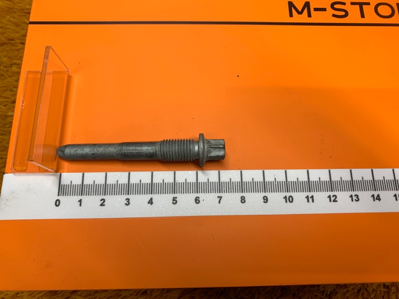 болт подвески, 50 рублей, Красноярск