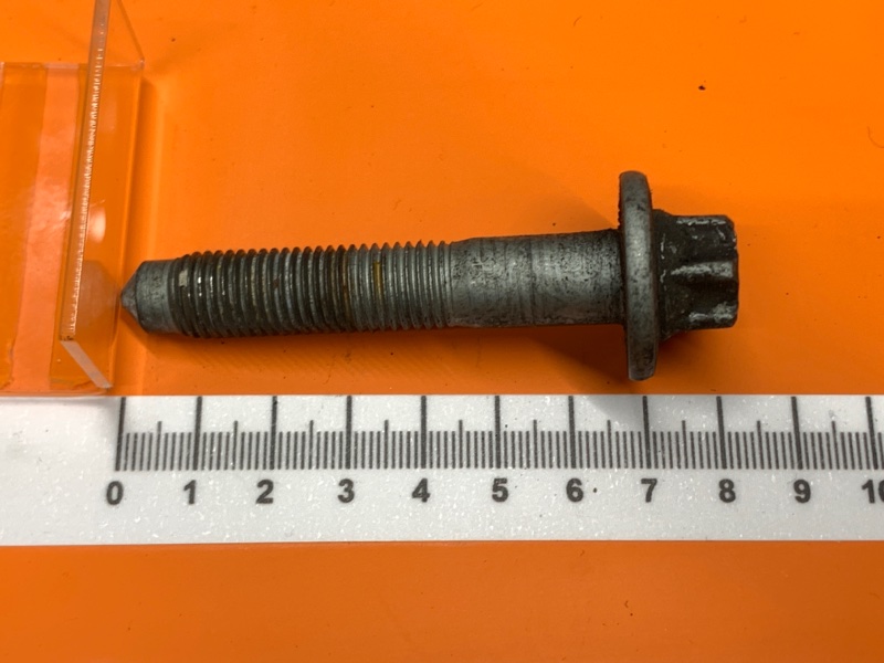 болт подвески, 50 рублей, Красноярск