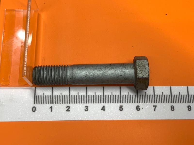 болт подвески, 100 рублей, Красноярск