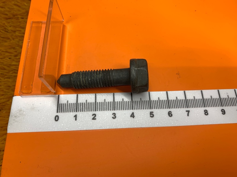 болт подвески, 50 рублей, Красноярск