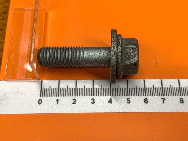 Болт суппорта, 100 рублей, Красноярск