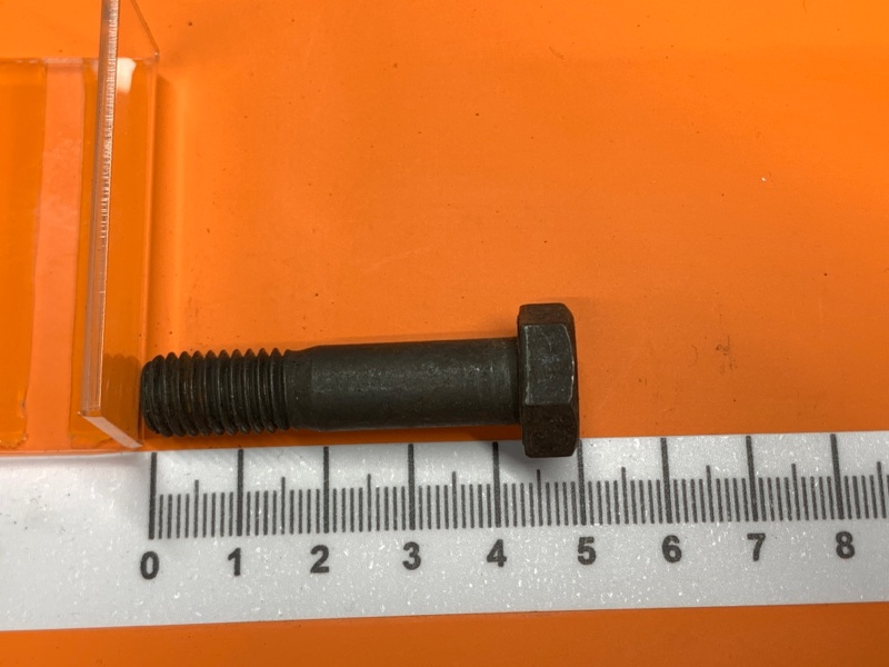 болт подвески, 50 рублей, Красноярск