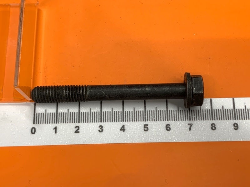 болт подвески, 50 рублей, Красноярск