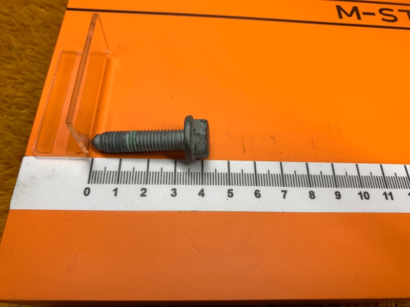 болт подвески, 50 рублей, Красноярск