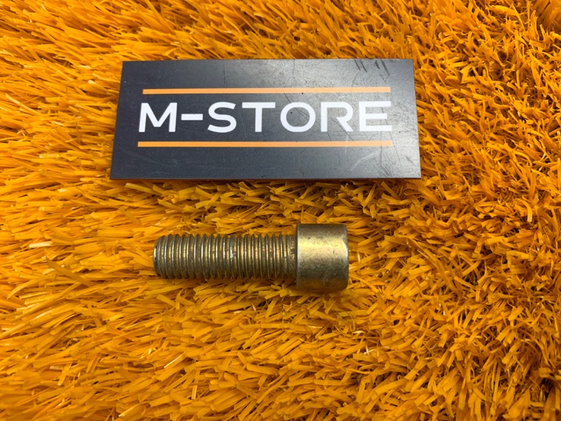 болт подвески, 50 рублей, Красноярск