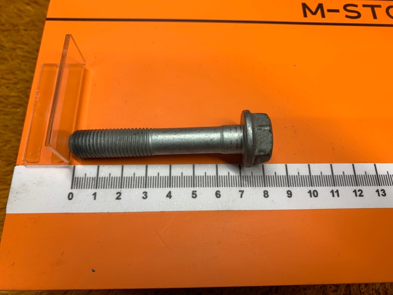 болт подвески, 100 рублей, Красноярск