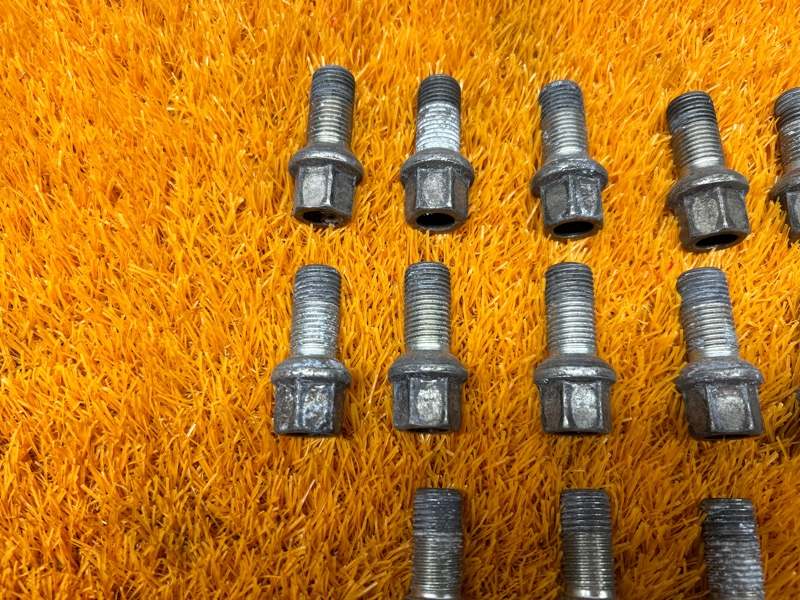 болт колесный, 1200 рублей, Красноярск