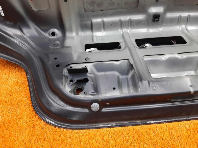 крышка багажника, 1000 рублей, Красноярск