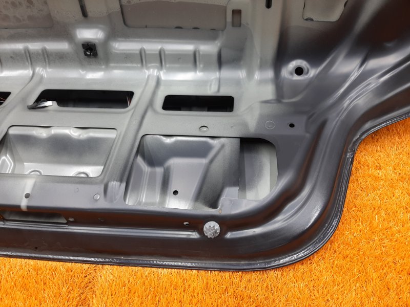 крышка багажника, 1000 рублей, Красноярск