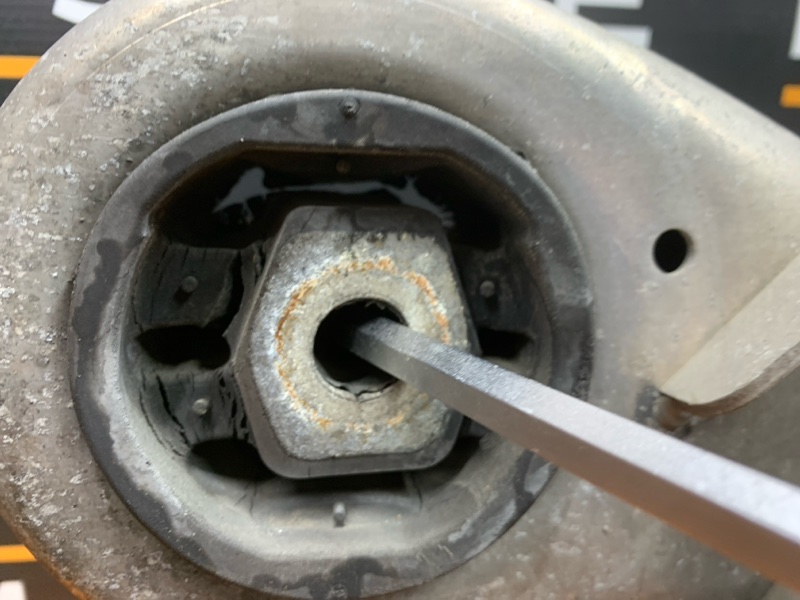 Балка поперечная (подрамник), 1690 рублей, Красноярск