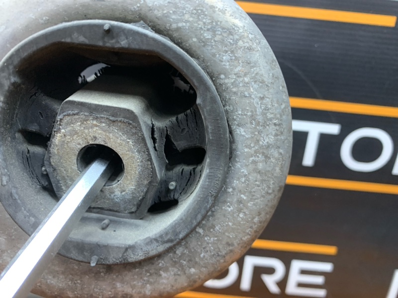 Балка поперечная (подрамник), 1690 рублей, Красноярск