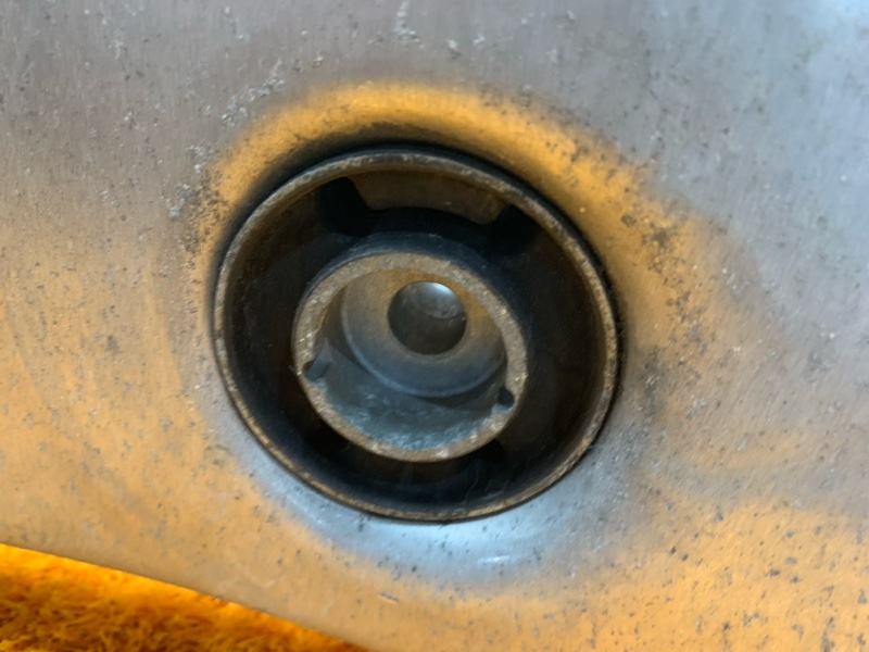 Балка поперечная (подрамник), 1690 рублей, Красноярск