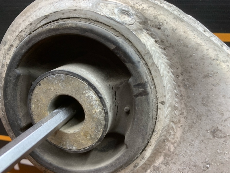 Балка поперечная (подрамник), 3370 рублей, Красноярск