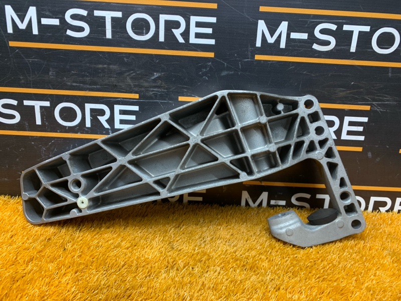 Кронштейн КПП, 500 рублей, Красноярск