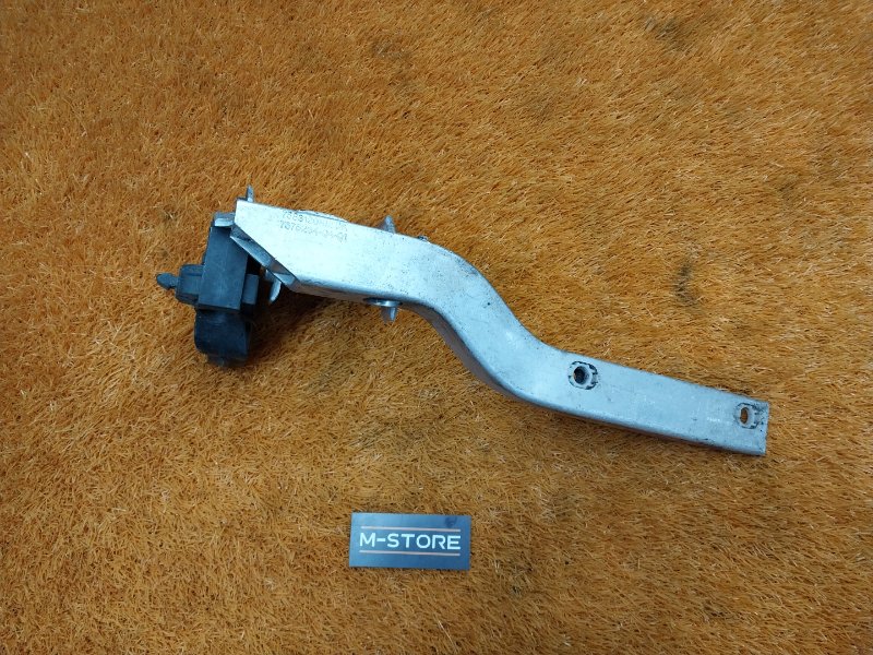 Кронштейн радиатора, 1410 рублей, Красноярск