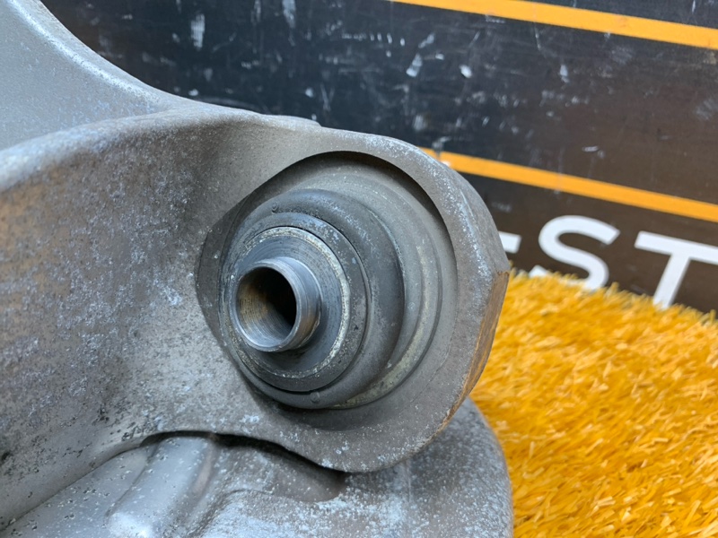 кулак поворотный, 1000 рублей, Красноярск