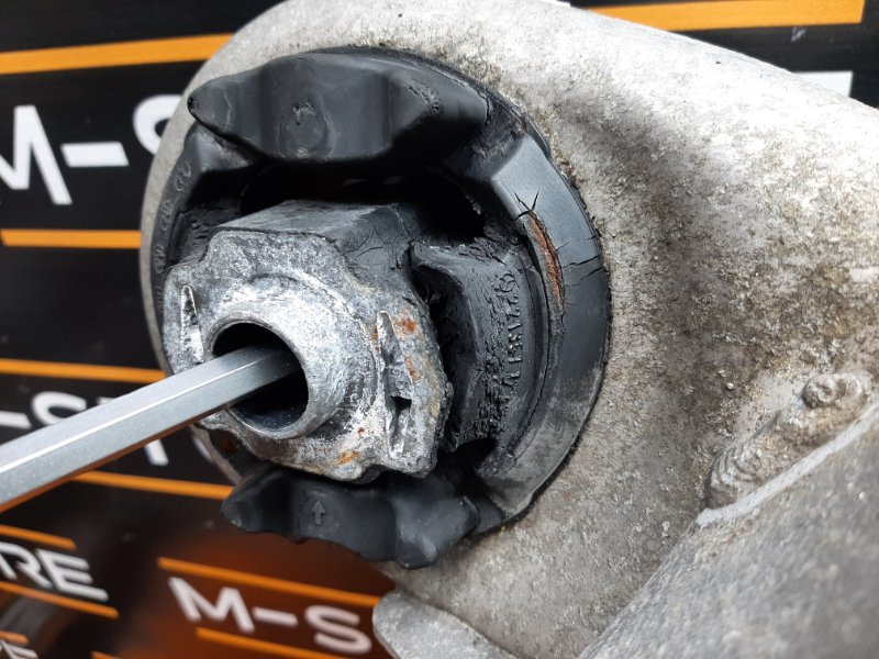 Балка поперечная (подрамник), 1690 рублей, Красноярск