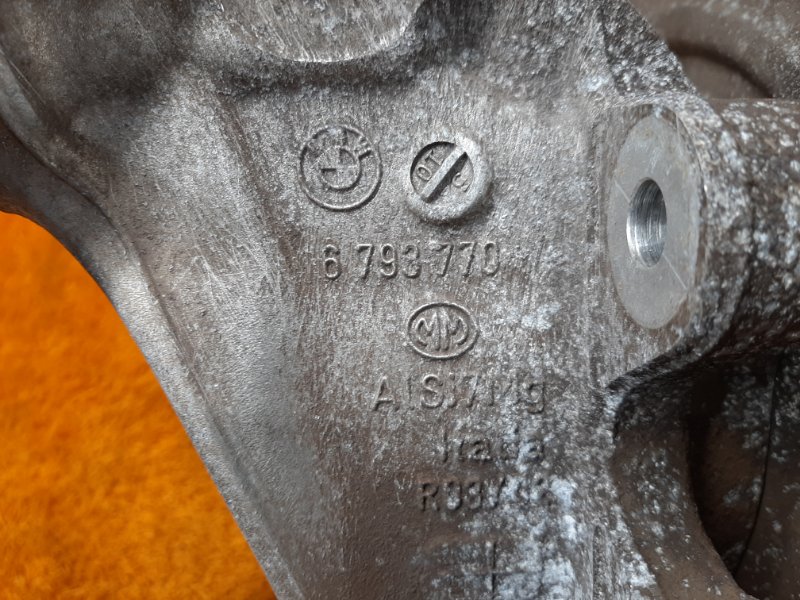 кулак поворотный, 1000 рублей, Красноярск